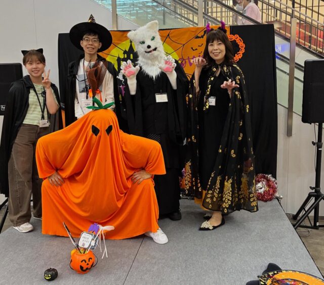始まりました‼️
ハロウィンイベント🎃in イーアス春日井

10月4日(土)・５日(日)
10時〜17時（最終入場16時半）

大人も子供も楽しめる講座がいっぱい💕
講座を楽しんで、プレゼントももらえちゃう🎁
プレゼントや、ハロウィンペイントシールもあります🎃
